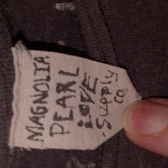 Magnolia Pearl Spirit Graphic Tee in Gray - Picture 2 of 7